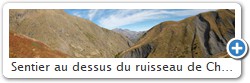 Sentier au dessus du ruisseau de Chapeau Roux